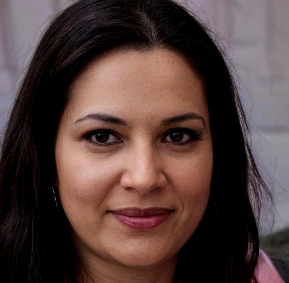 Elena Martínez, Directora Ejecutiva y Fundadora de drivalonqusevo